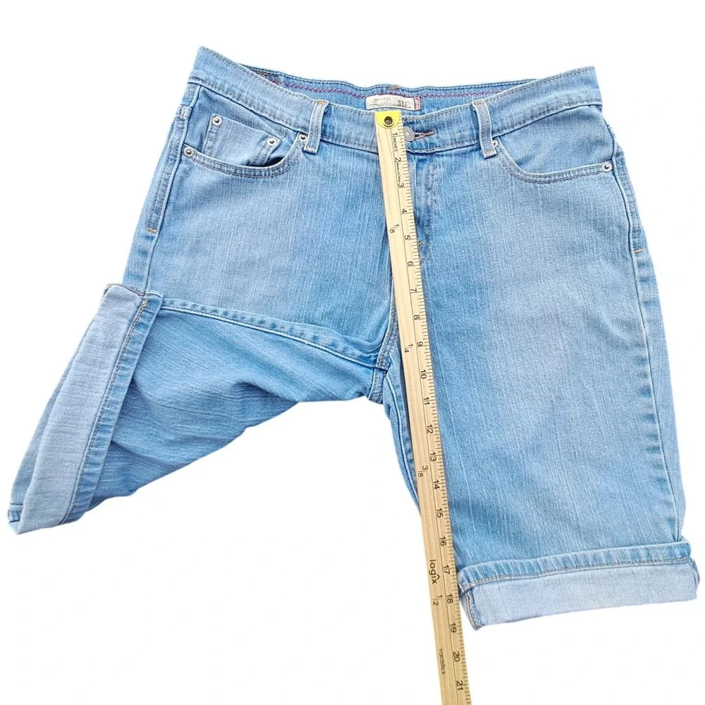Levis 515 Womens Light Wash Denim Bermuda Shorts Cuffed Size 12 Stretch Blue